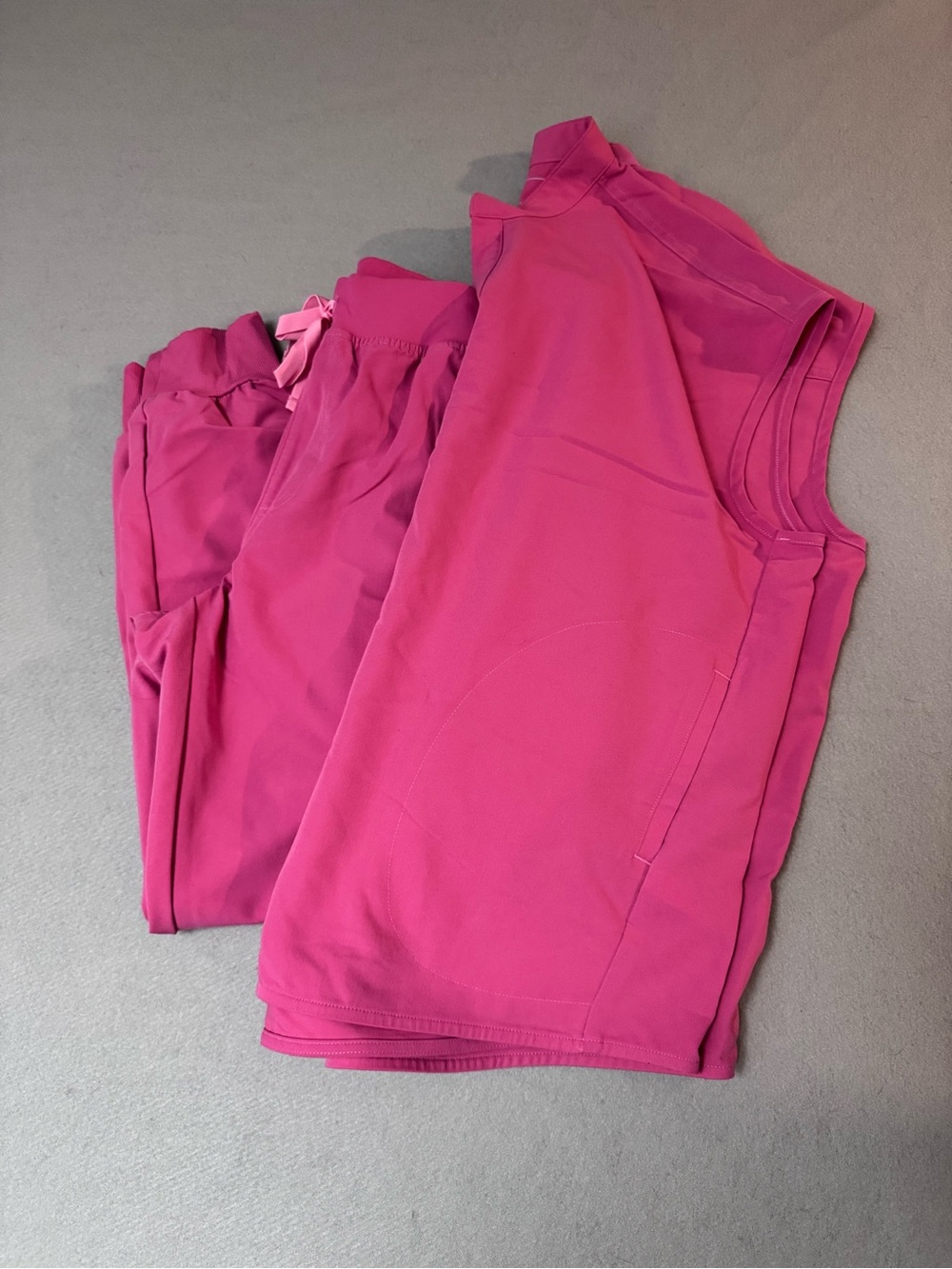 Figs Magenta Women's Scrub Set